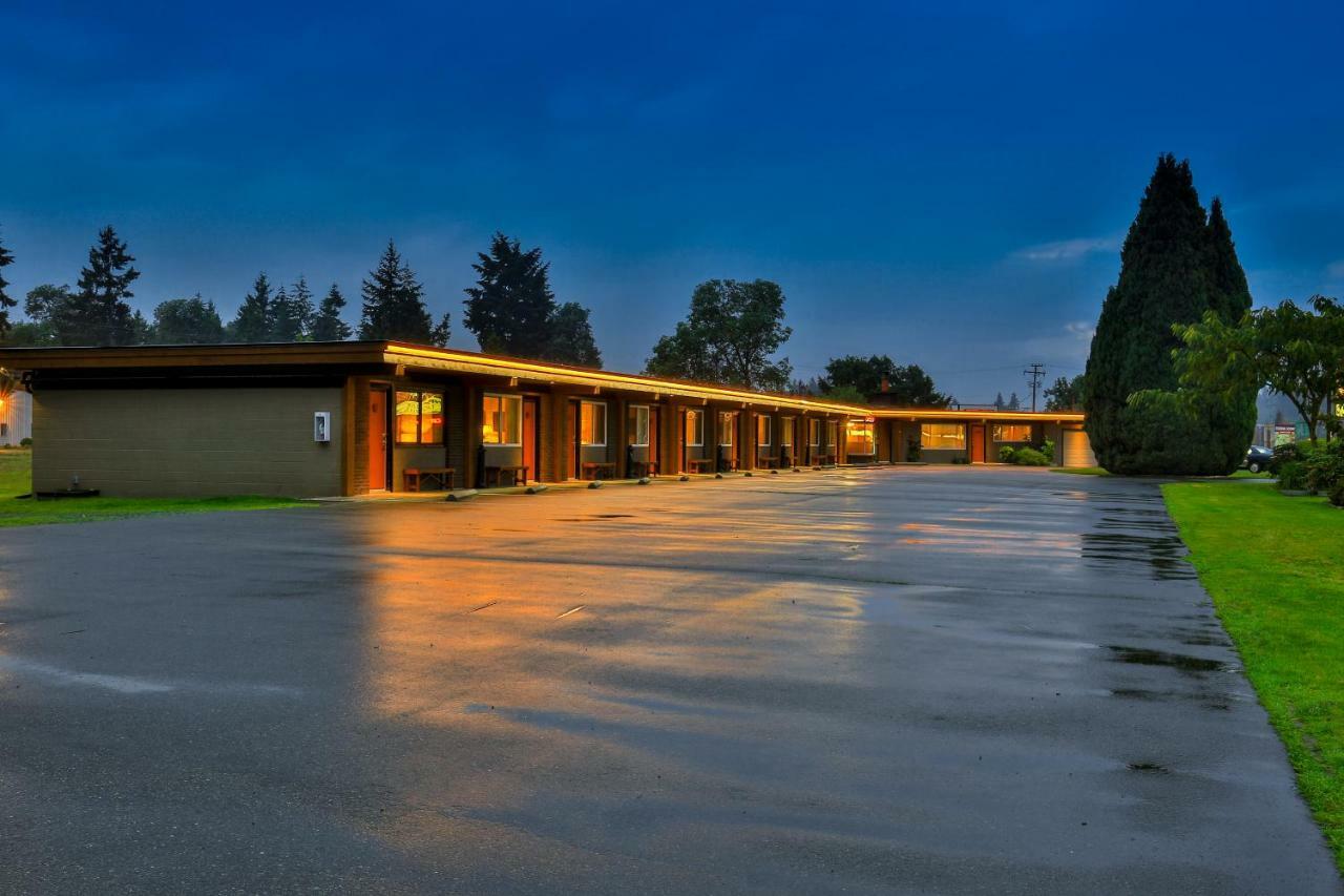 Arbutus Grove Motel Parksville Exteriör bild