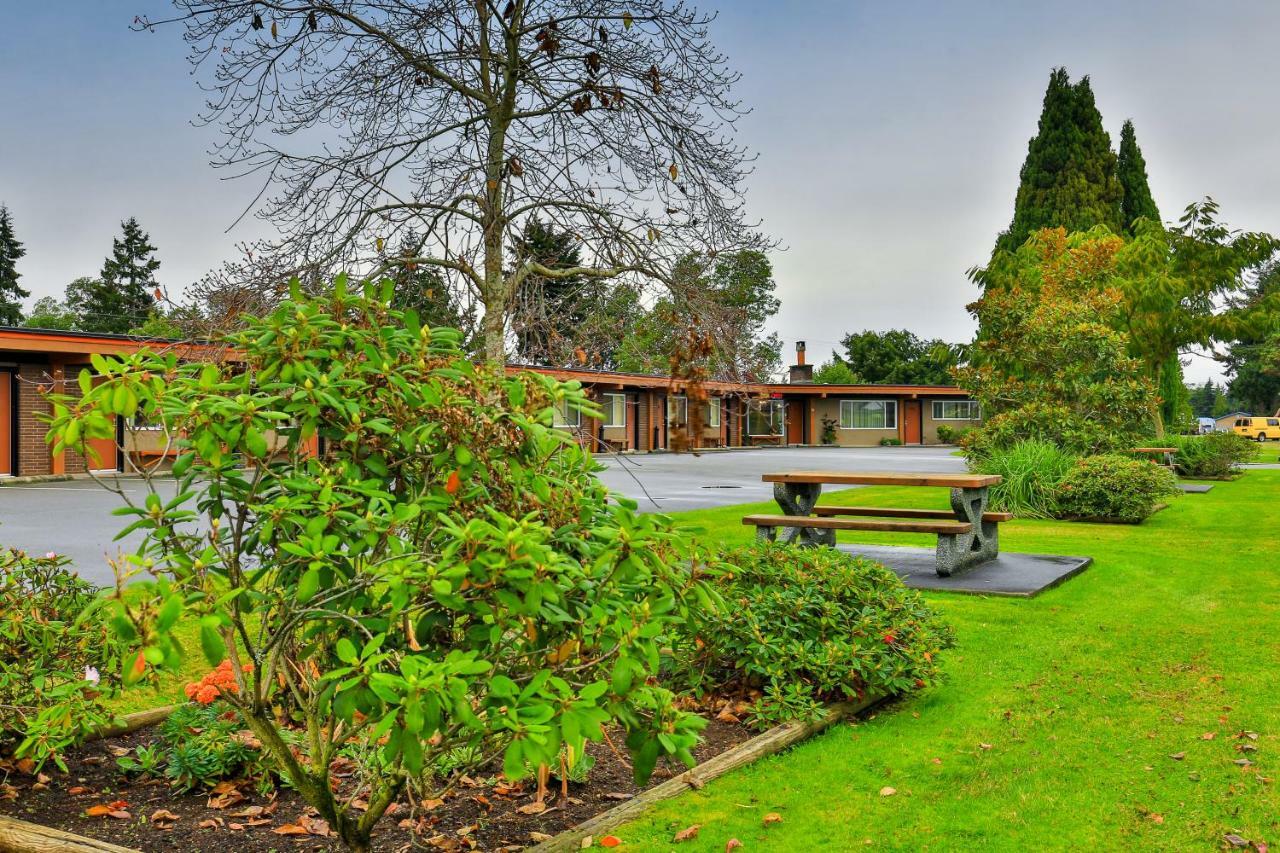 Arbutus Grove Motel Parksville Exteriör bild